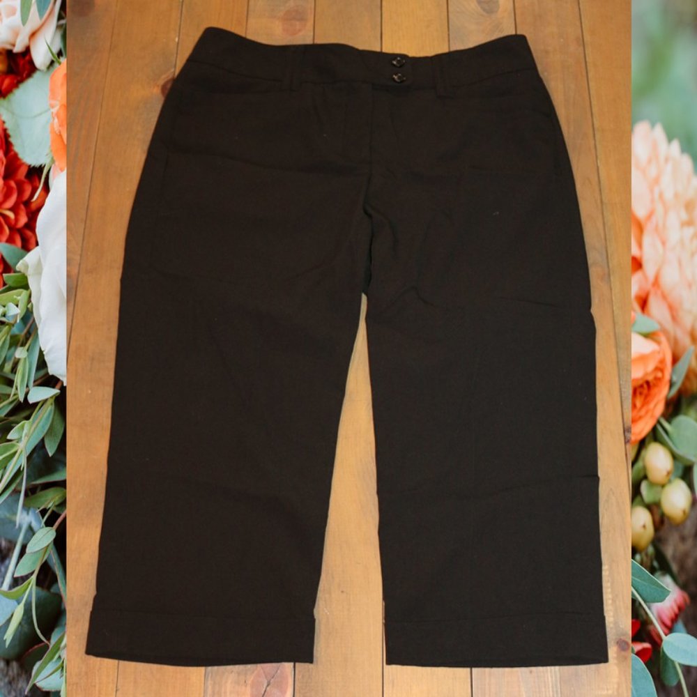 Gloria Vanderbilt The Perfect Fit Wide Leg Black Capris – Size 12